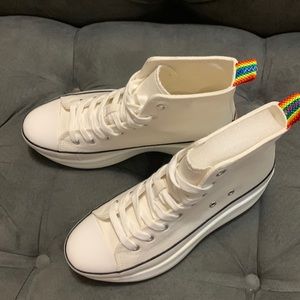 Winnona sneakers by Madden Girl x Steve Madden